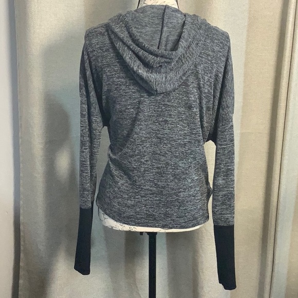 Marilyn Monroe Hooded Medium Black Gray Gold accents - Picture 5 of 9